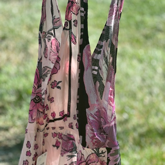 Free People NWT FLOWY TOP Size large - Picture 6 of 12